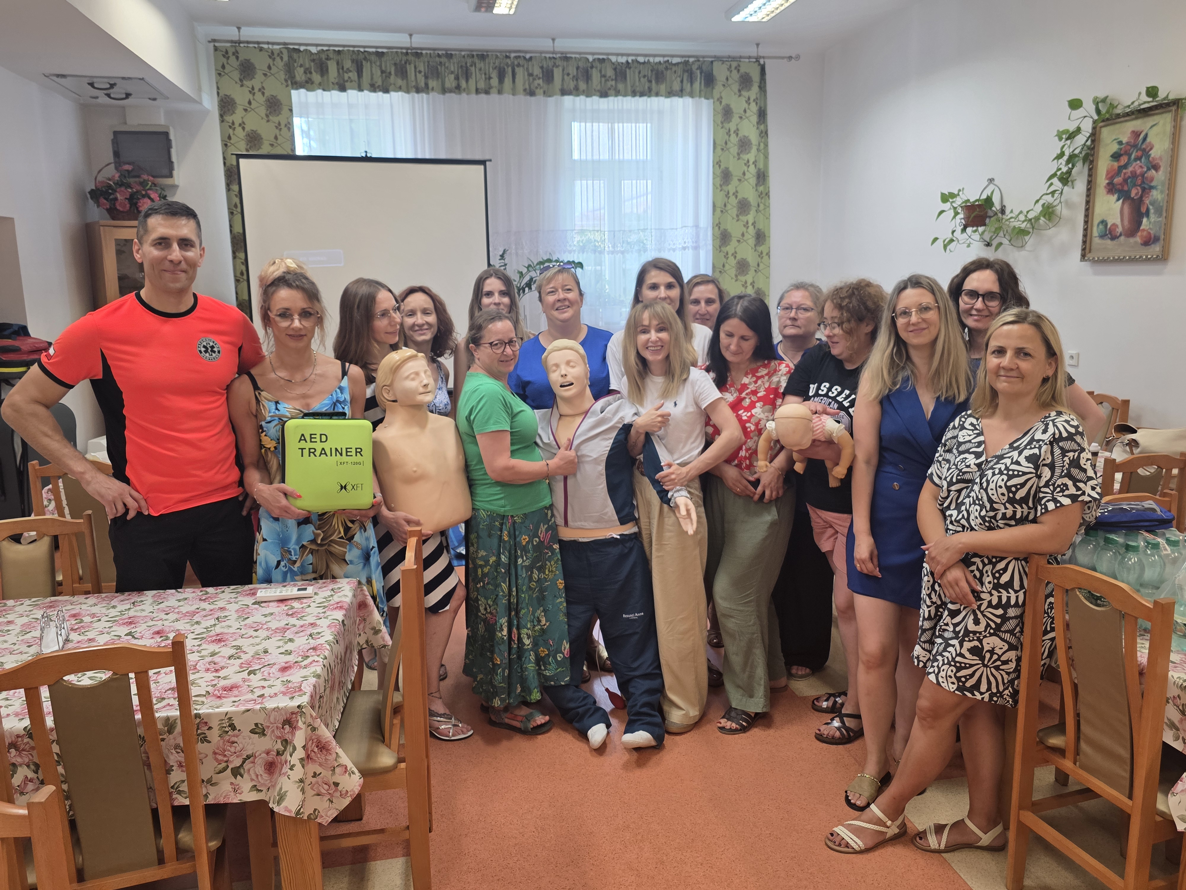 Bezpieczeństwo na pierwszym miejscu! Warsztaty pierwszej pomocy w „Radości Życia”