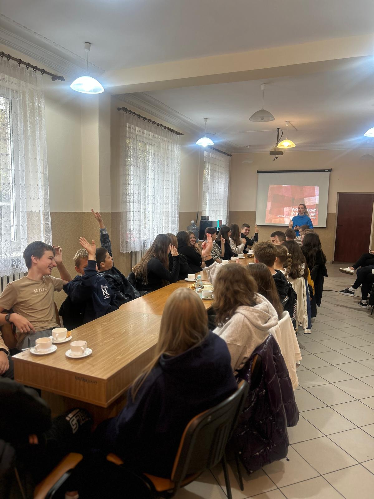 Wizyta studyjna wolontariuszy Caritas Diecezji Sandomierskiej w Diecezjalnym Centrum Wolontariatu w Kielcach